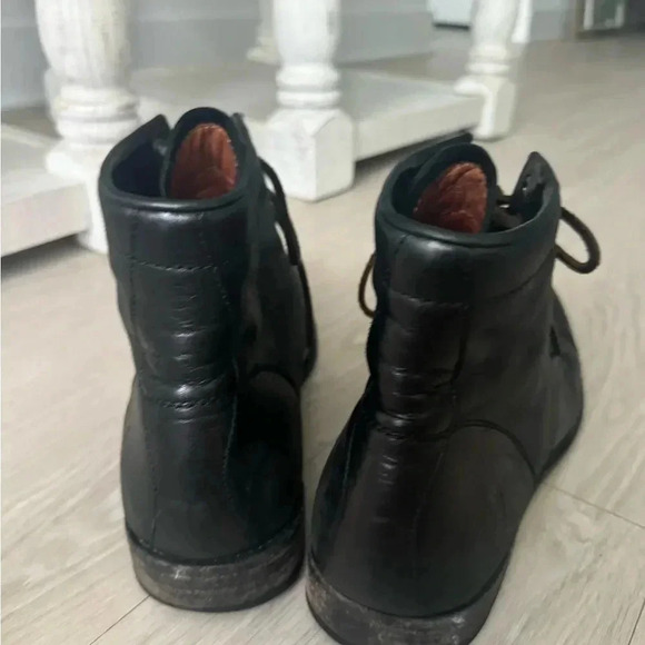 Frye
Men's Tyler Leather Lace-Up Boots
$328 Retail - Picture 11 of 14